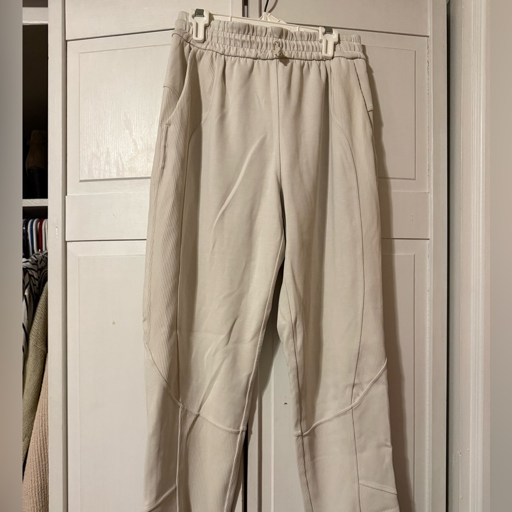 Women’s Cream Performance Jogger Pants